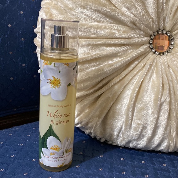 BATH & BODY WORKS SET. . . WHITE TEA & GINGER SCENT - Picture 3 of 6